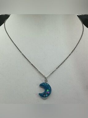 BLUE GLITTER CRESCENT MOON PENDANT NECKLACE
